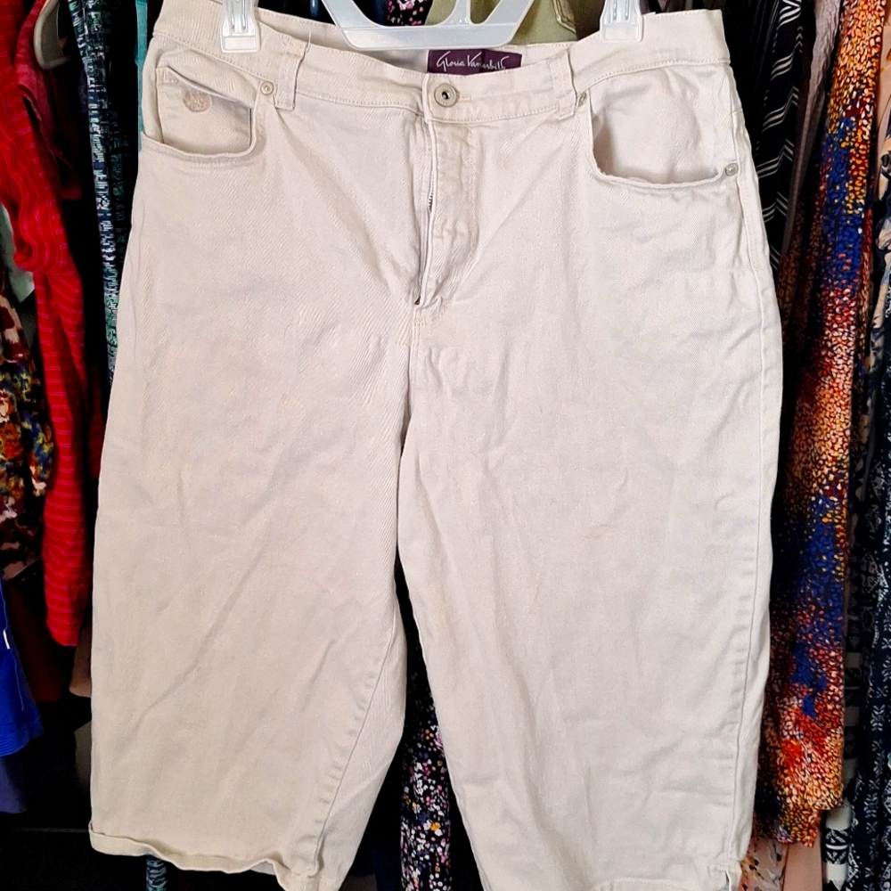 Beige capris